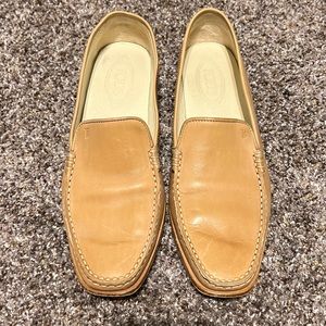 Tod’s Tan Leather Loafers